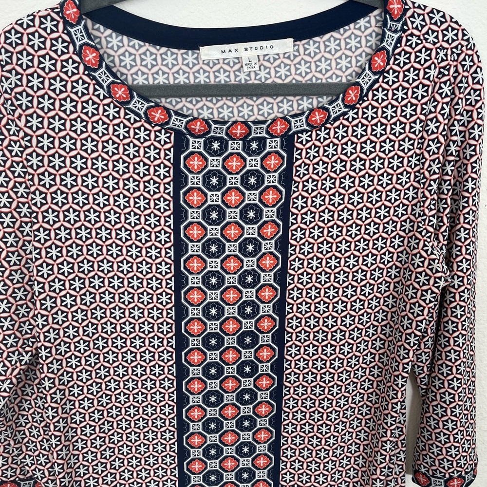 Max Studio dress with long sleeves, never worn, EUC. Size L